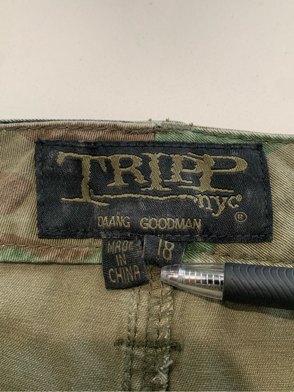 Tripp NYC Peace Camo Cargo Wide Flare Pants, Zippers, Olive Grunge 18 - Picture 4 of 16